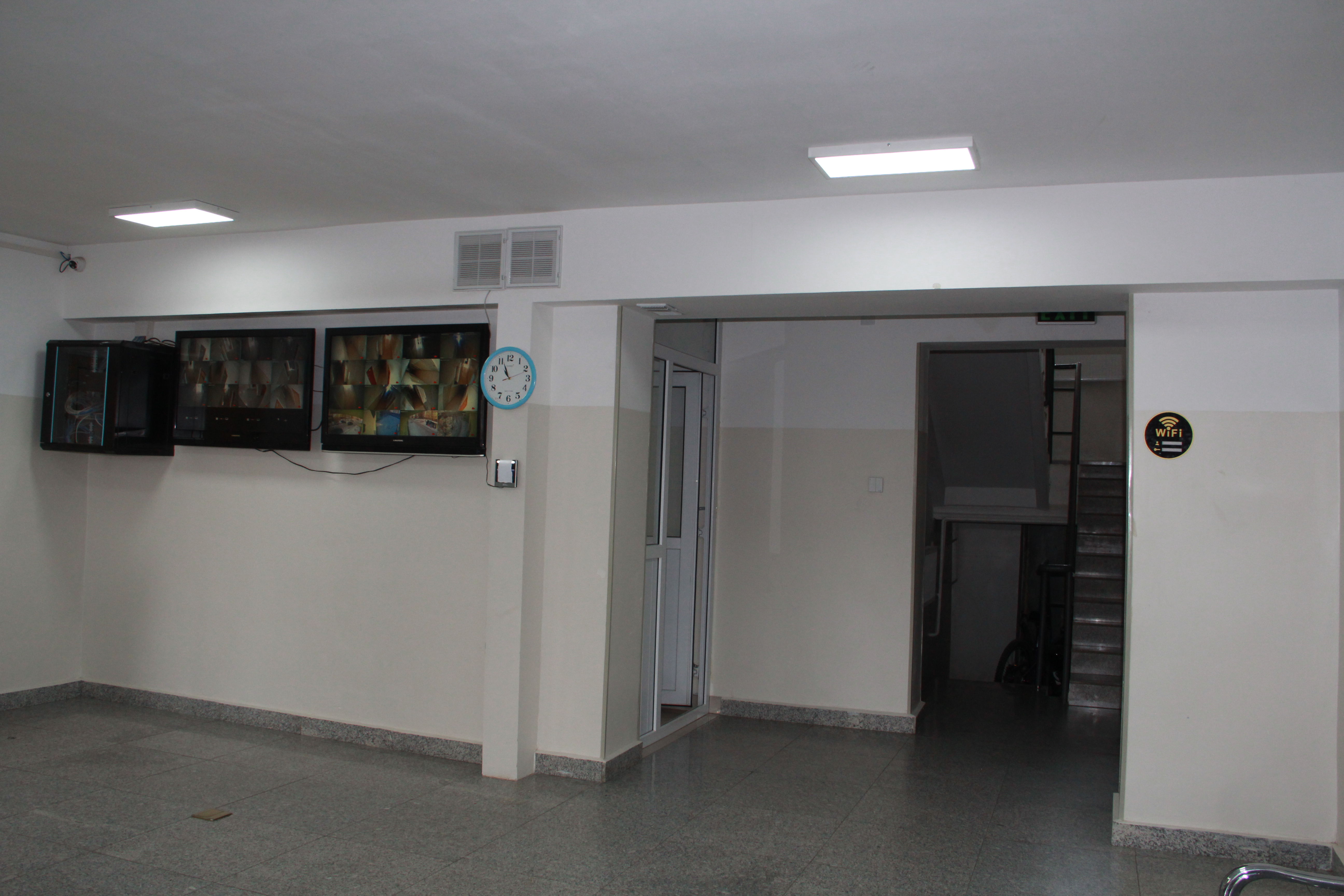 Дотуур байр